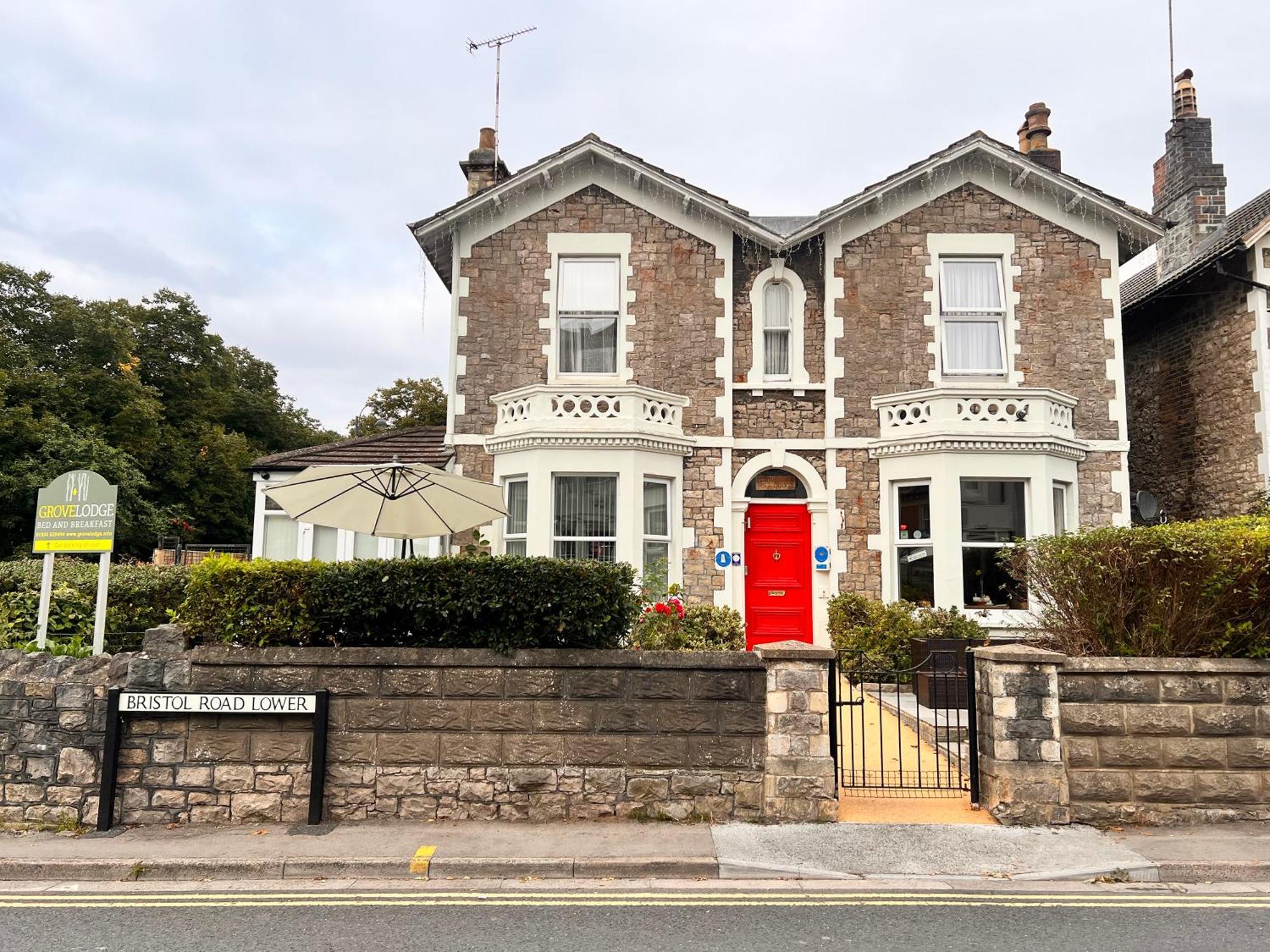 The Grove Lodge
